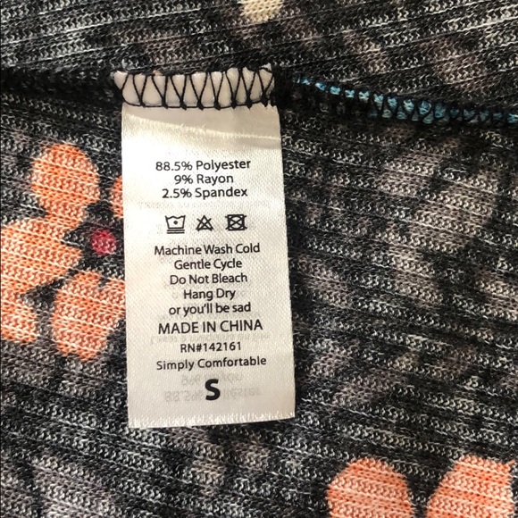 LulaRoe ribbed Sarah Sweater in floral print - Picture 5 of 5